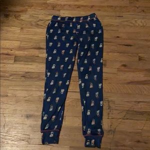 I’m selling some Christmas pants